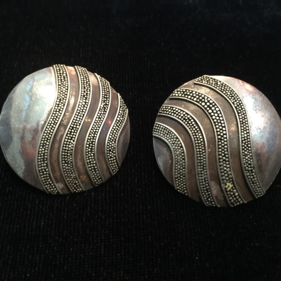 Round STERLING SILVER Earrings - Picture 1 of 1